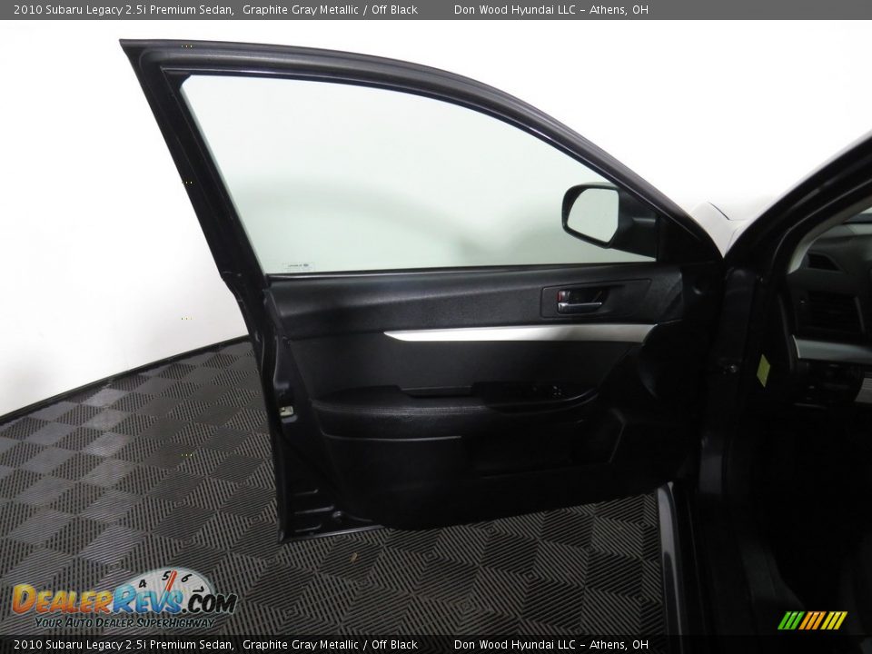 2010 Subaru Legacy 2.5i Premium Sedan Graphite Gray Metallic / Off Black Photo #16