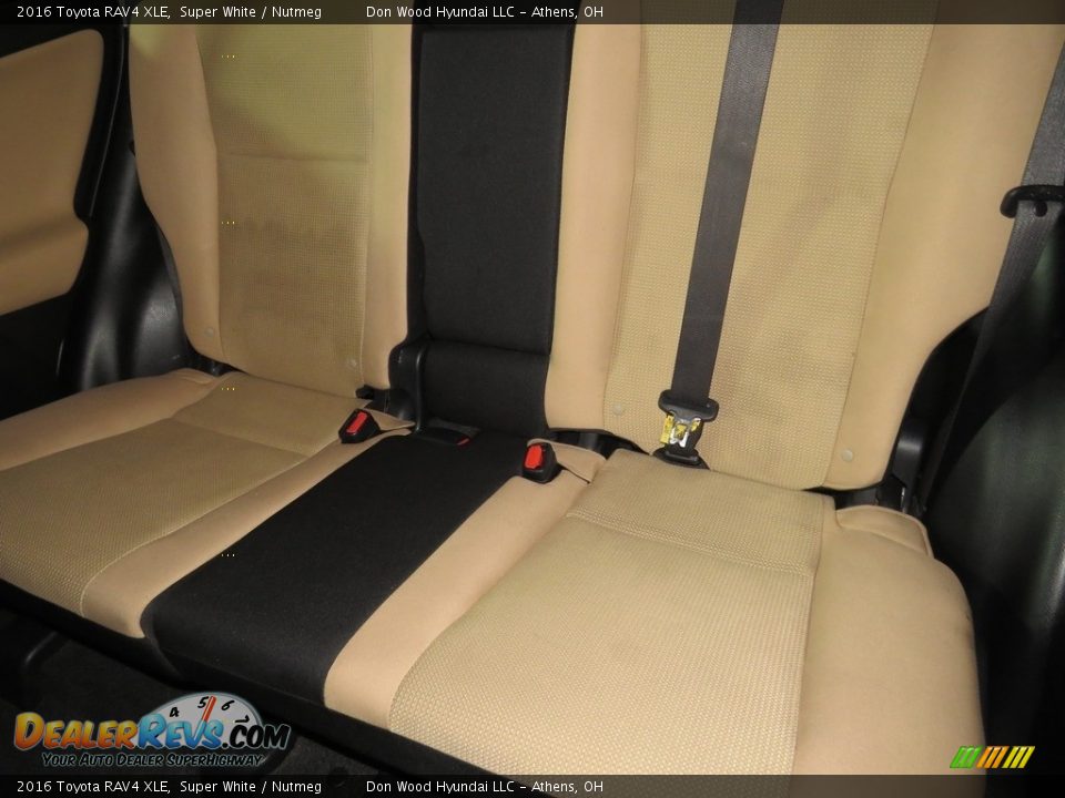 2016 Toyota RAV4 XLE Super White / Nutmeg Photo #20