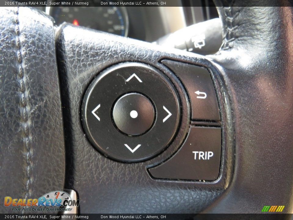 2016 Toyota RAV4 XLE Super White / Nutmeg Photo #36