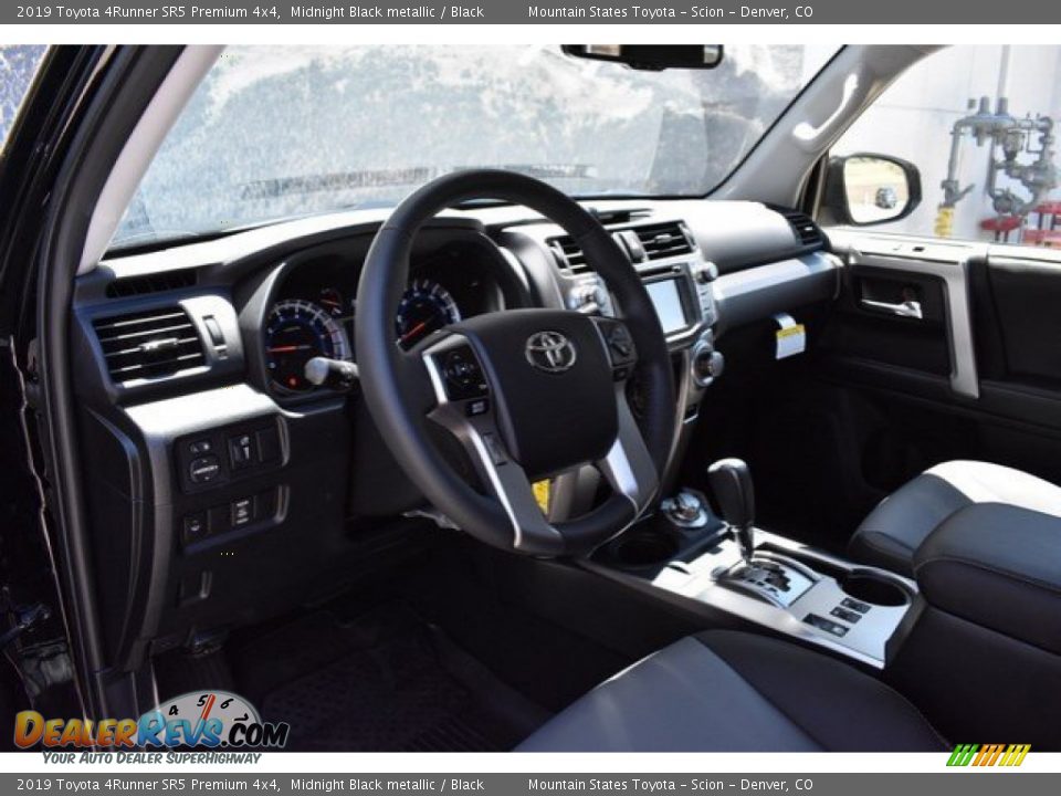 2019 Toyota 4Runner SR5 Premium 4x4 Midnight Black metallic / Black Photo #5