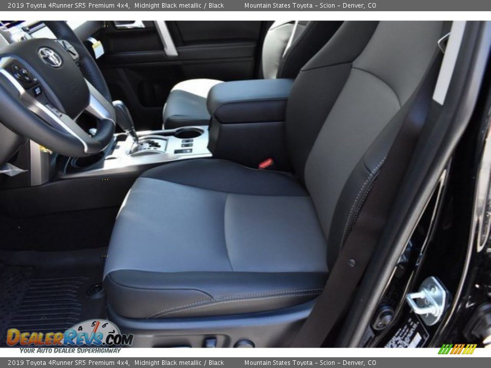 2019 Toyota 4Runner SR5 Premium 4x4 Midnight Black metallic / Black Photo #6