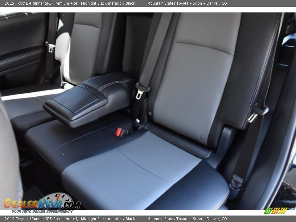 2019 Toyota 4Runner SR5 Premium 4x4 Midnight Black metallic / Black Photo #9