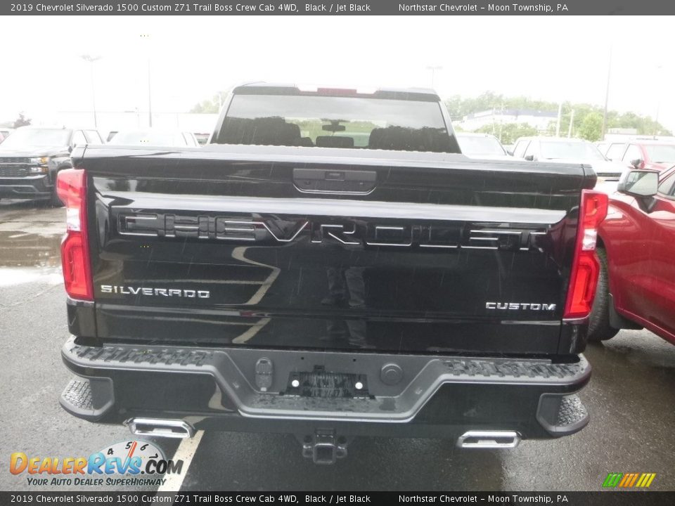 2019 Chevrolet Silverado 1500 Custom Z71 Trail Boss Crew Cab 4WD Black / Jet Black Photo #3