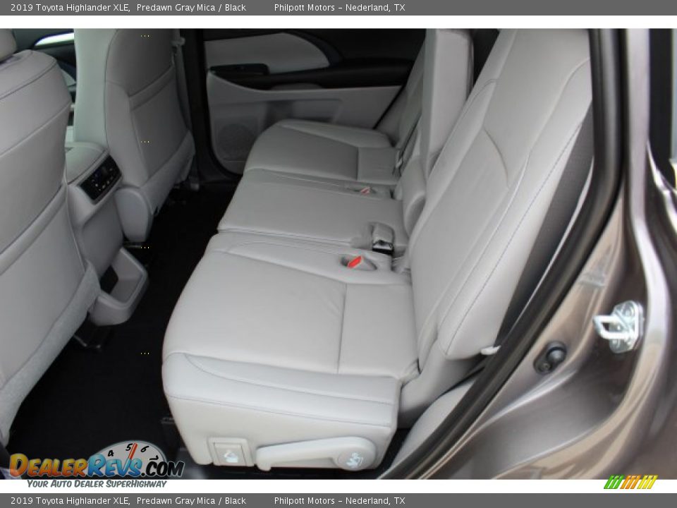 2019 Toyota Highlander XLE Predawn Gray Mica / Black Photo #20