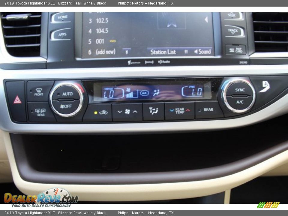 2019 Toyota Highlander XLE Blizzard Pearl White / Black Photo #16