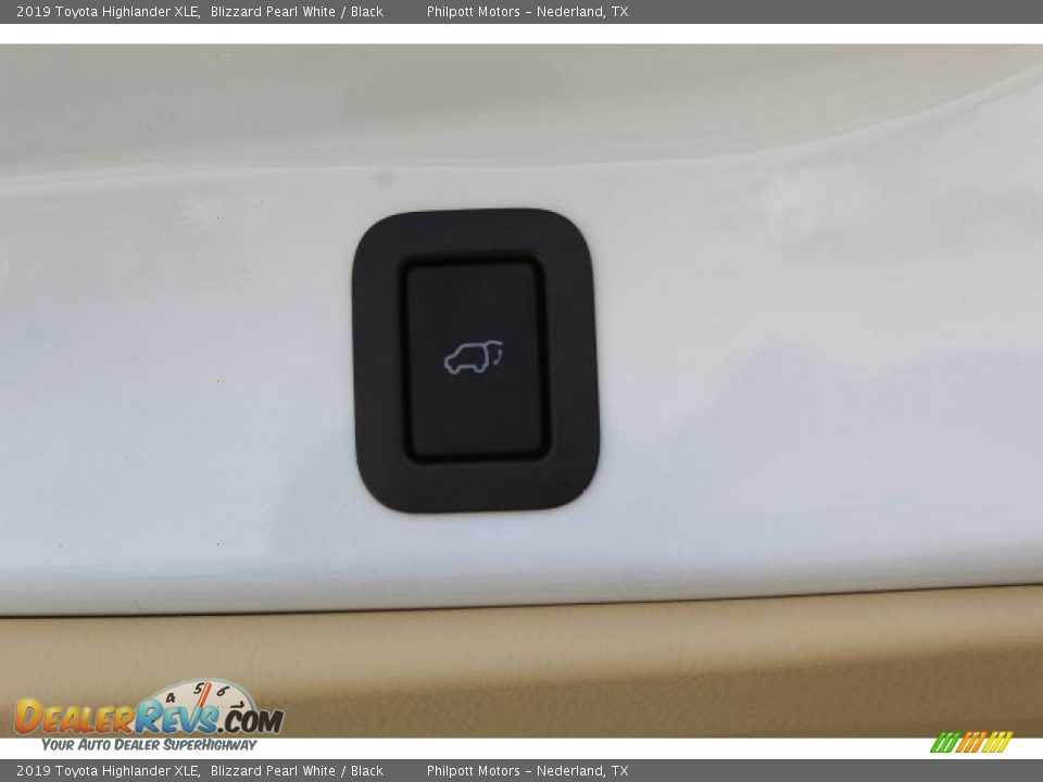 2019 Toyota Highlander XLE Blizzard Pearl White / Black Photo #23