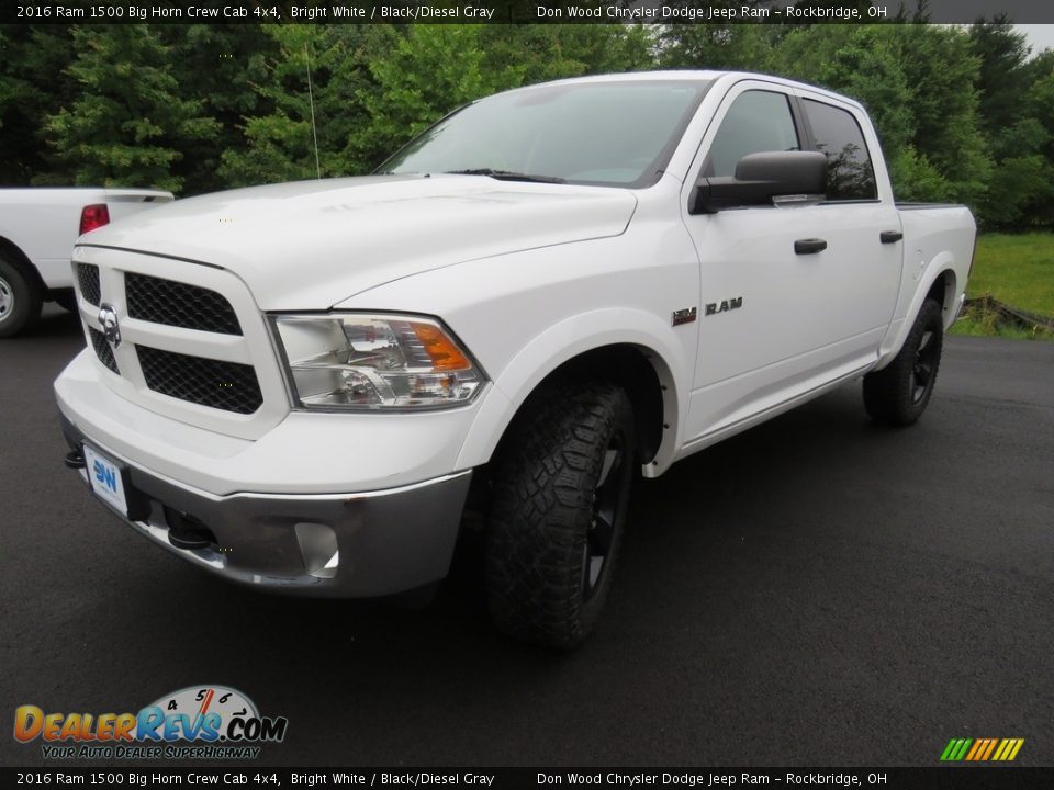2016 Ram 1500 Big Horn Crew Cab 4x4 Bright White / Black/Diesel Gray Photo #9