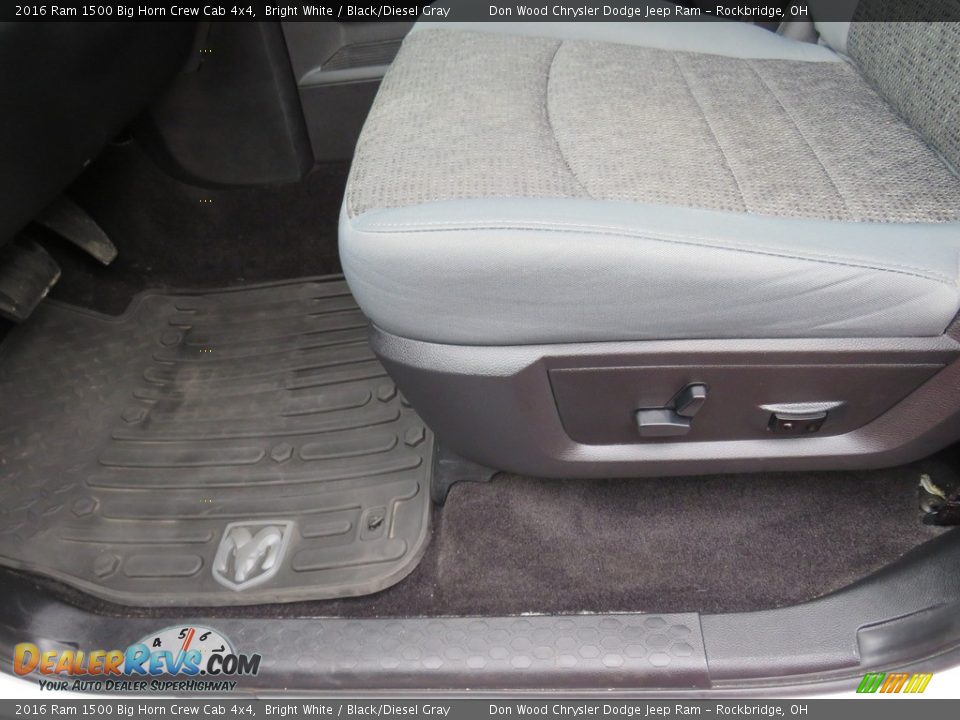 2016 Ram 1500 Big Horn Crew Cab 4x4 Bright White / Black/Diesel Gray Photo #21