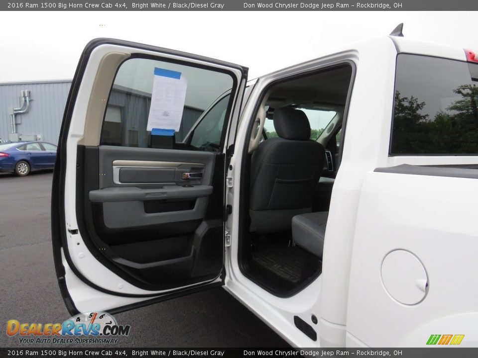 2016 Ram 1500 Big Horn Crew Cab 4x4 Bright White / Black/Diesel Gray Photo #24