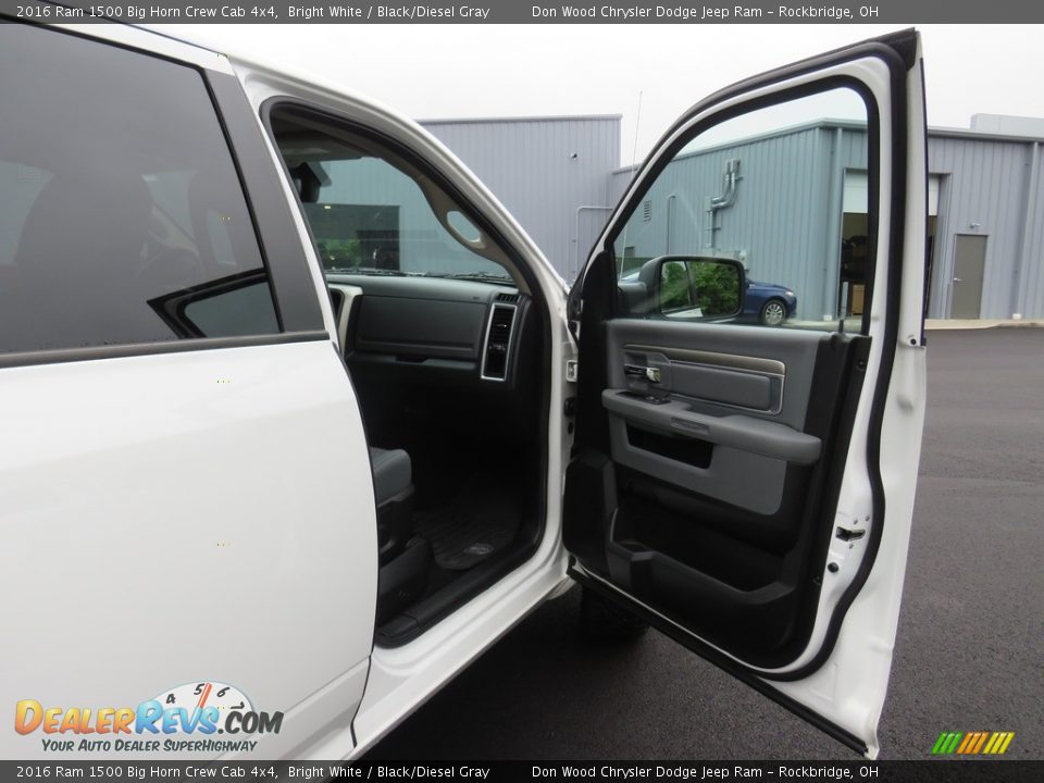 2016 Ram 1500 Big Horn Crew Cab 4x4 Bright White / Black/Diesel Gray Photo #30