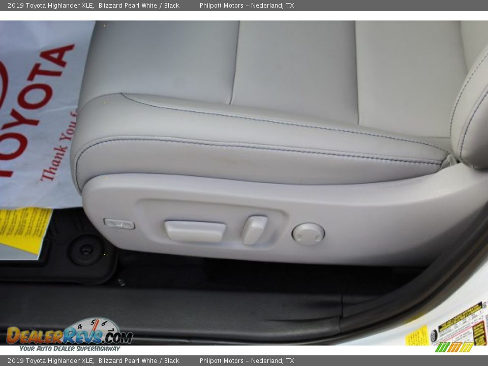 2019 Toyota Highlander XLE Blizzard Pearl White / Black Photo #11