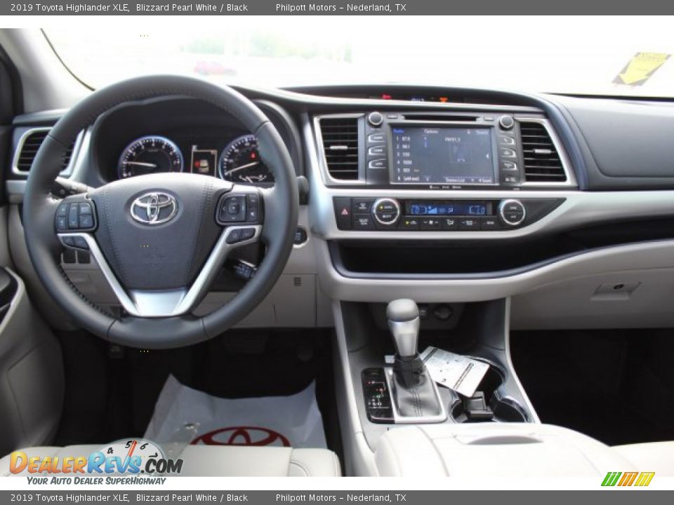 2019 Toyota Highlander XLE Blizzard Pearl White / Black Photo #21
