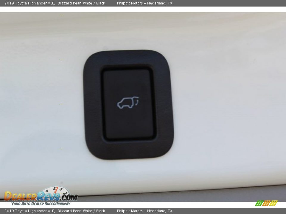 2019 Toyota Highlander XLE Blizzard Pearl White / Black Photo #24