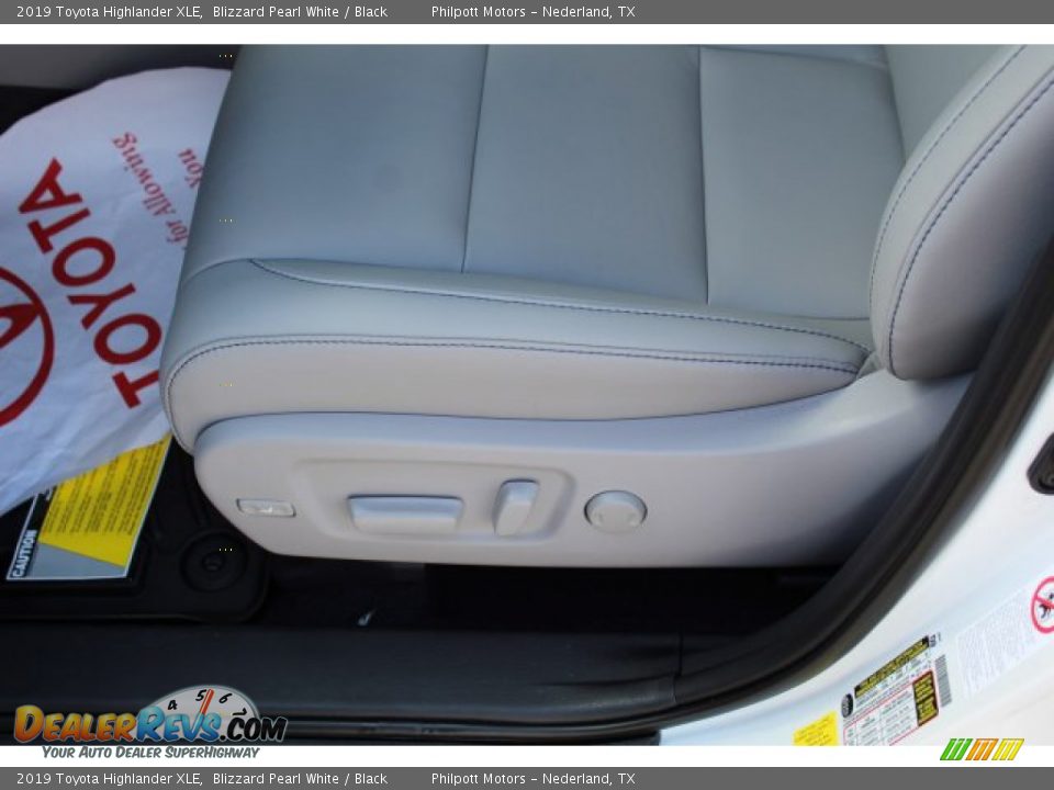 2019 Toyota Highlander XLE Blizzard Pearl White / Black Photo #11