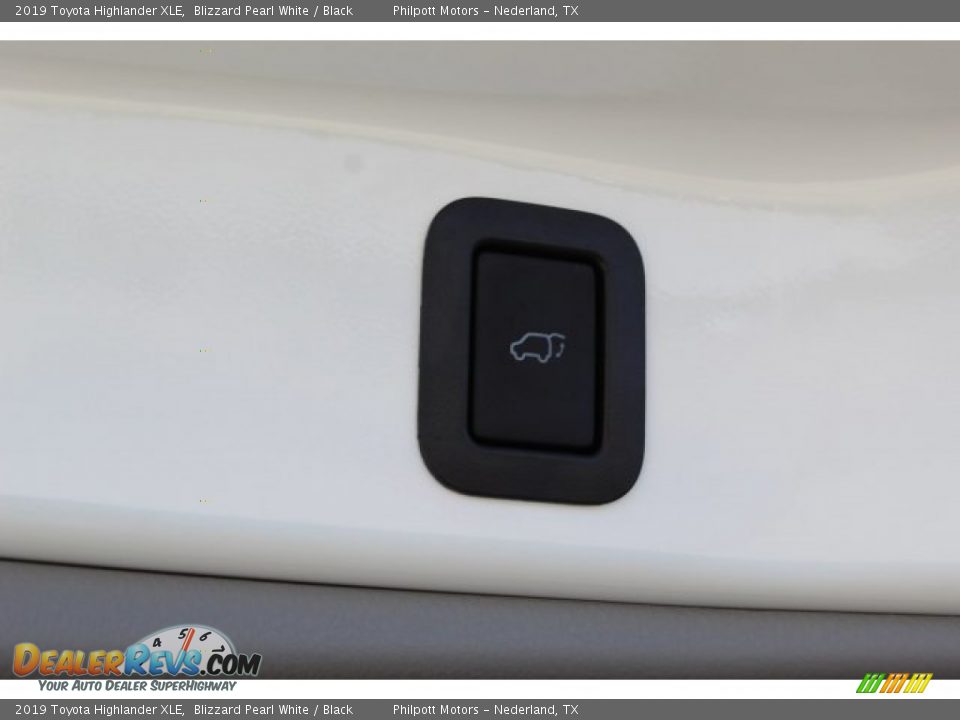 2019 Toyota Highlander XLE Blizzard Pearl White / Black Photo #23