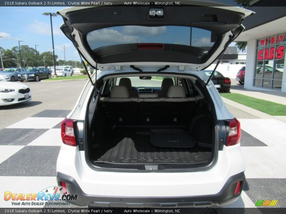 2018 Subaru Outback 2.5i Limited Crystal White Pearl / Ivory Photo #5