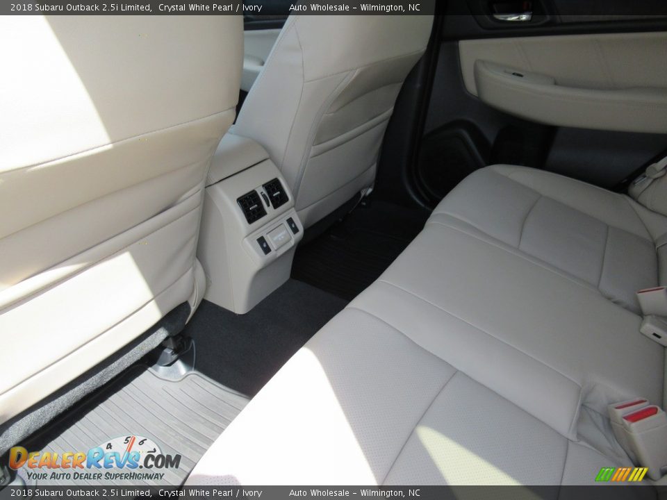 2018 Subaru Outback 2.5i Limited Crystal White Pearl / Ivory Photo #10