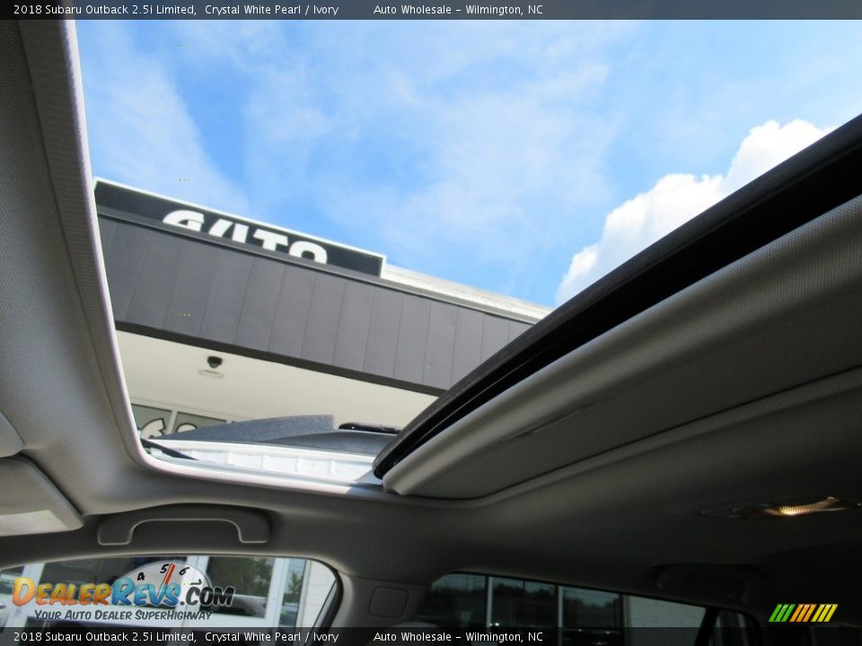 2018 Subaru Outback 2.5i Limited Crystal White Pearl / Ivory Photo #13