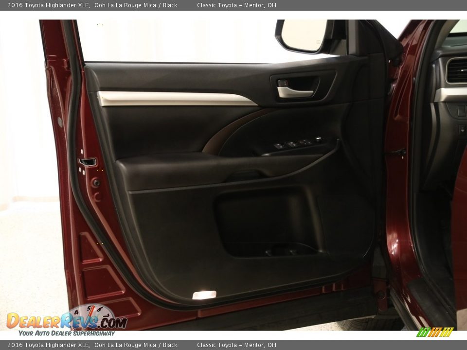 2016 Toyota Highlander XLE Ooh La La Rouge Mica / Black Photo #4