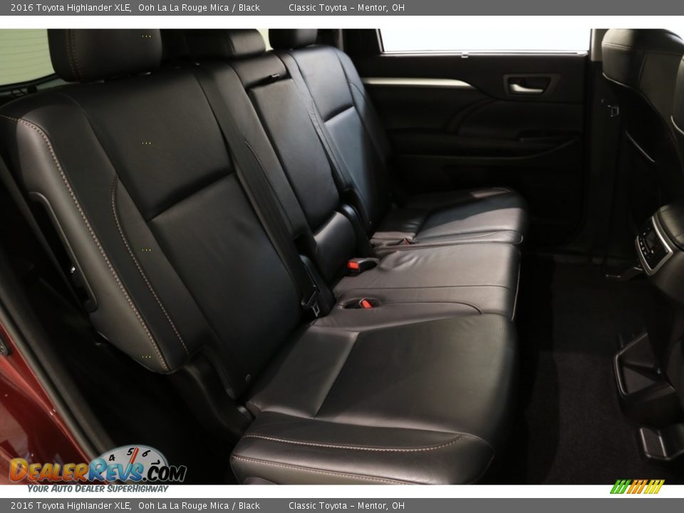 2016 Toyota Highlander XLE Ooh La La Rouge Mica / Black Photo #17