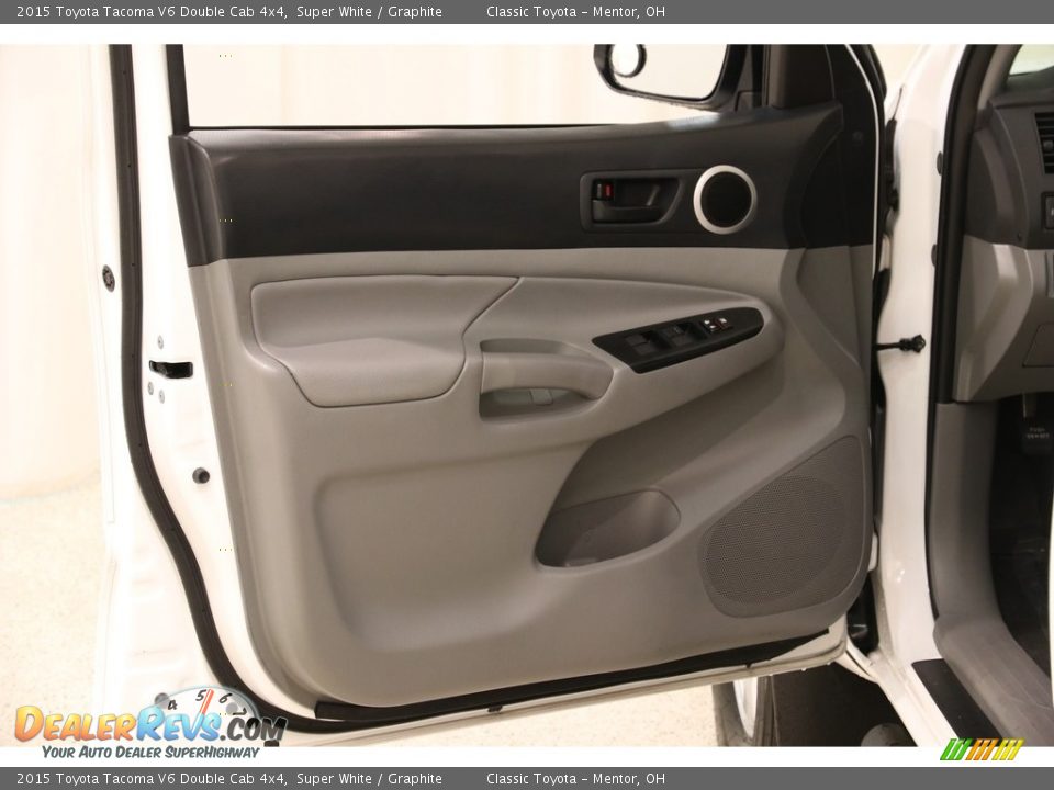 2015 Toyota Tacoma V6 Double Cab 4x4 Super White / Graphite Photo #4