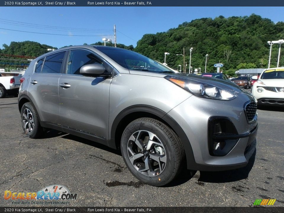 Front 3/4 View of 2020 Kia Sportage LX Photo #10