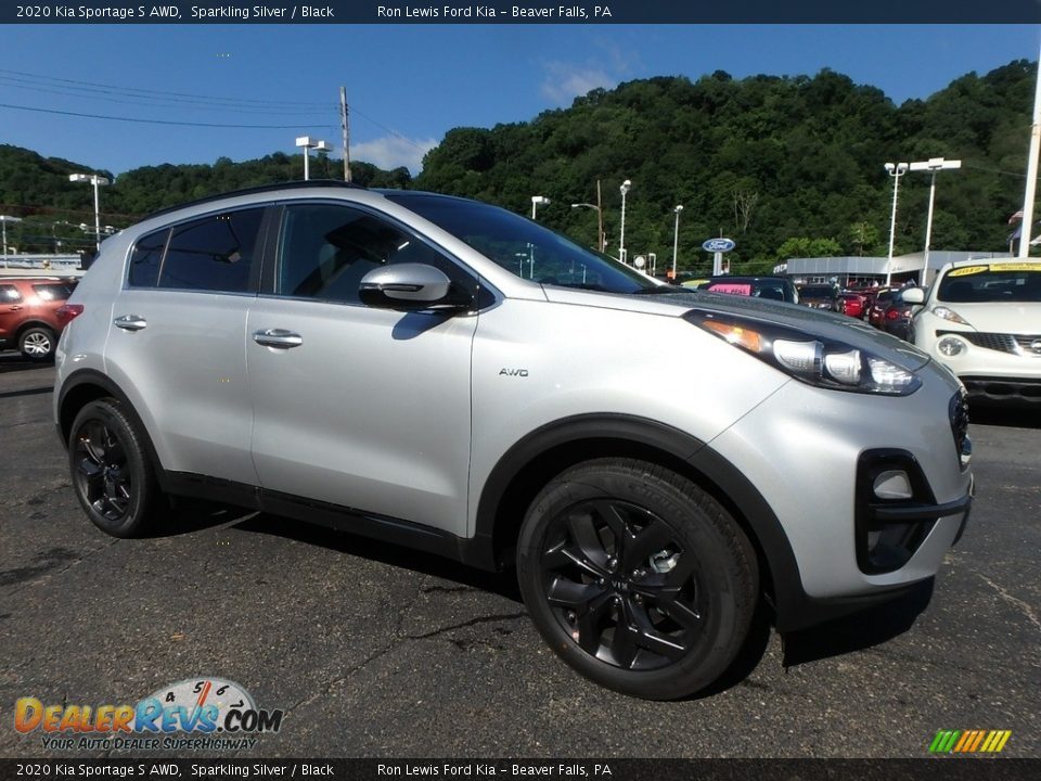 Front 3/4 View of 2020 Kia Sportage S AWD Photo #10