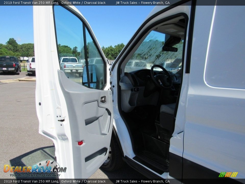 2019 Ford Transit Van 250 MR Long Oxford White / Charcoal black Photo #21