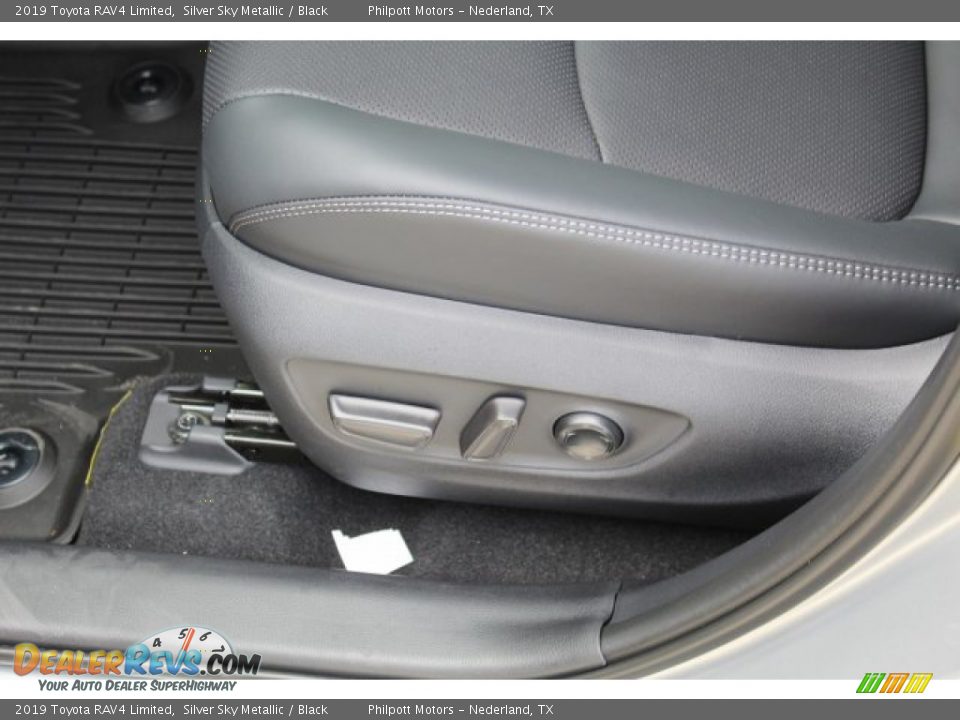 2019 Toyota RAV4 Limited Silver Sky Metallic / Black Photo #11