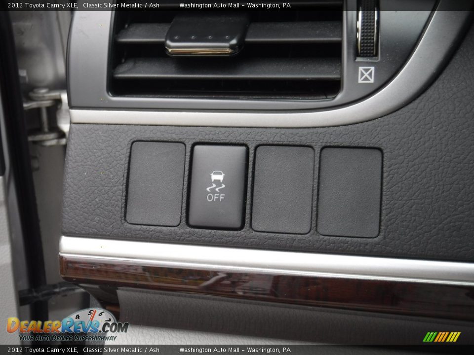 2012 Toyota Camry XLE Classic Silver Metallic / Ash Photo #16