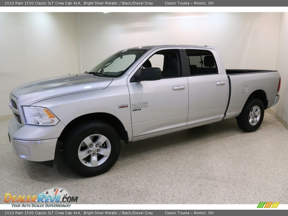 2019 Ram 1500 Classic SLT Crew Cab 4x4 Bright Silver Metallic / Black/Diesel Gray Photo #3