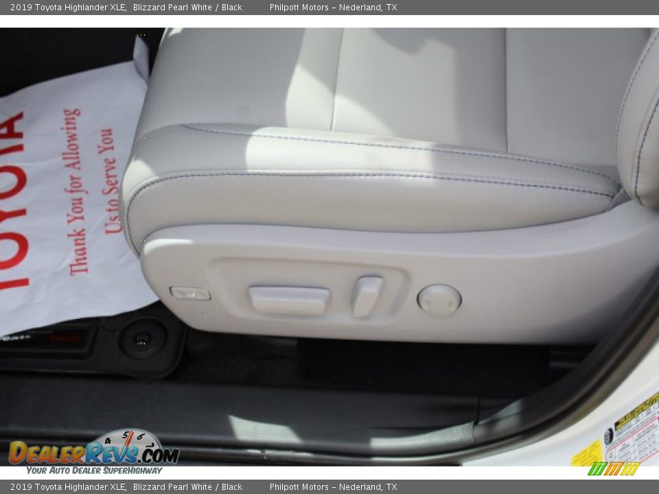 2019 Toyota Highlander XLE Blizzard Pearl White / Black Photo #12