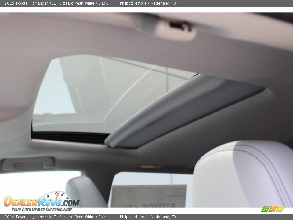 2019 Toyota Highlander XLE Blizzard Pearl White / Black Photo #20