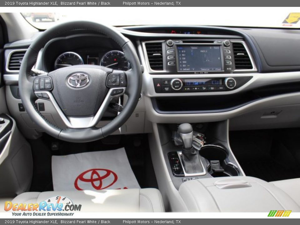 2019 Toyota Highlander XLE Blizzard Pearl White / Black Photo #23