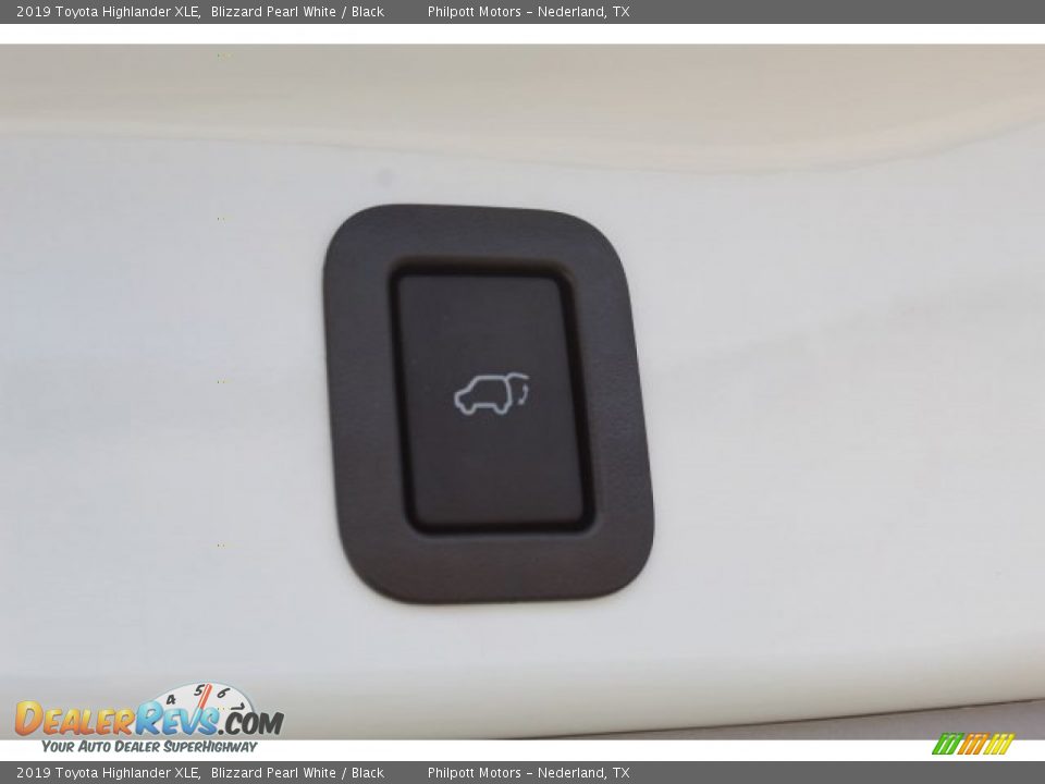 2019 Toyota Highlander XLE Blizzard Pearl White / Black Photo #26