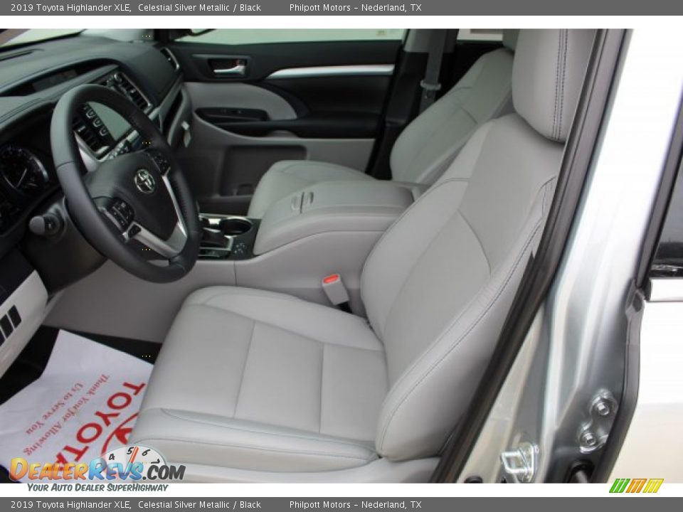 2019 Toyota Highlander XLE Celestial Silver Metallic / Black Photo #10