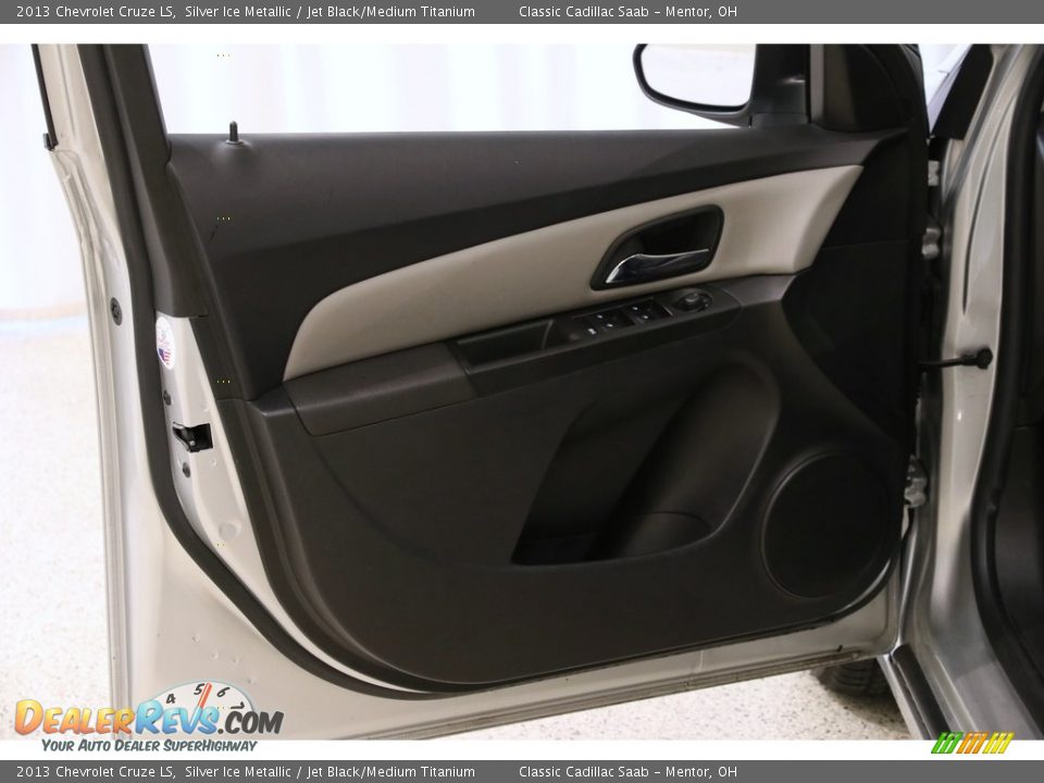 2013 Chevrolet Cruze LS Silver Ice Metallic / Jet Black/Medium Titanium Photo #4