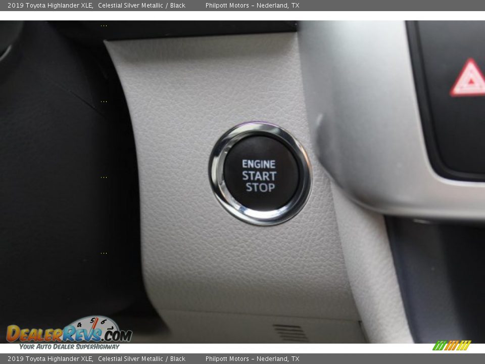 2019 Toyota Highlander XLE Celestial Silver Metallic / Black Photo #17