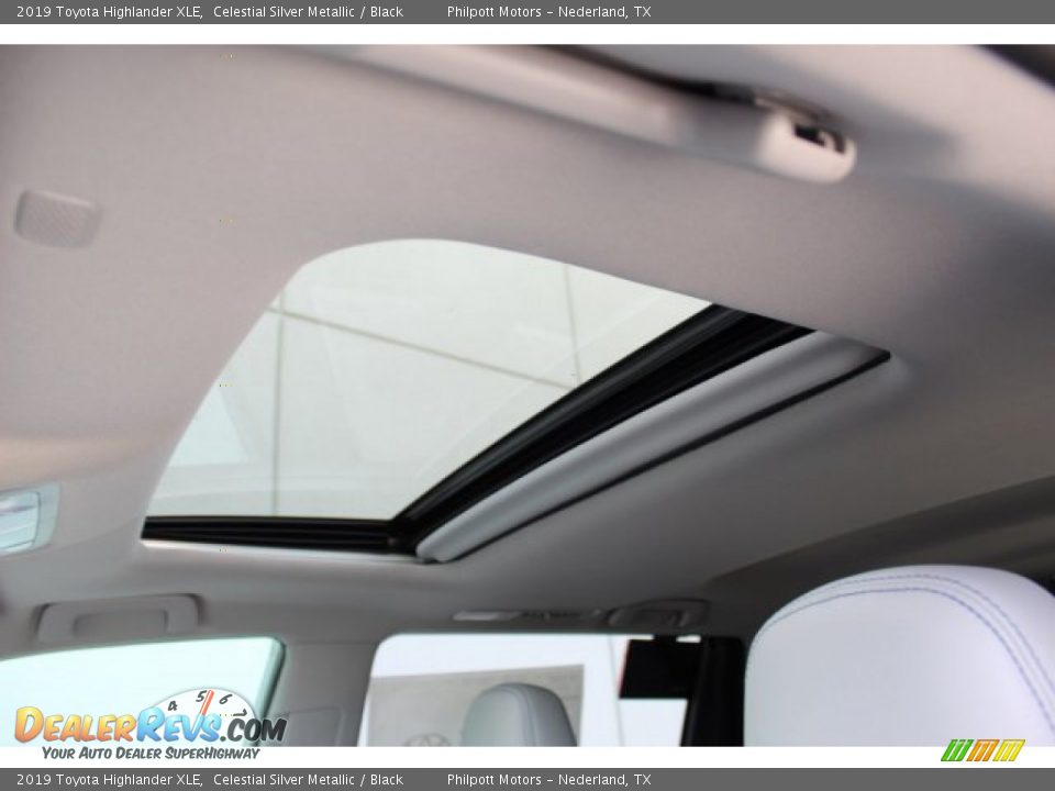 2019 Toyota Highlander XLE Celestial Silver Metallic / Black Photo #19