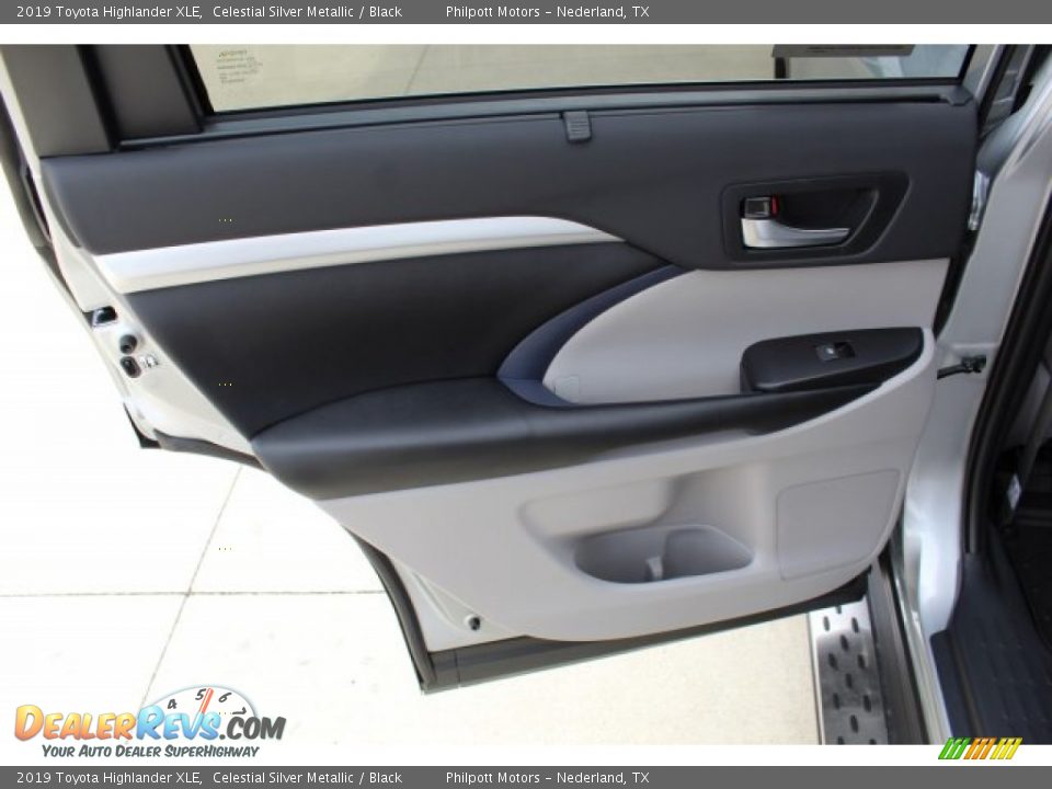 2019 Toyota Highlander XLE Celestial Silver Metallic / Black Photo #20
