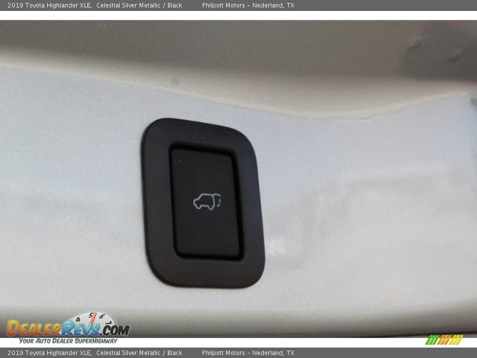 2019 Toyota Highlander XLE Celestial Silver Metallic / Black Photo #25
