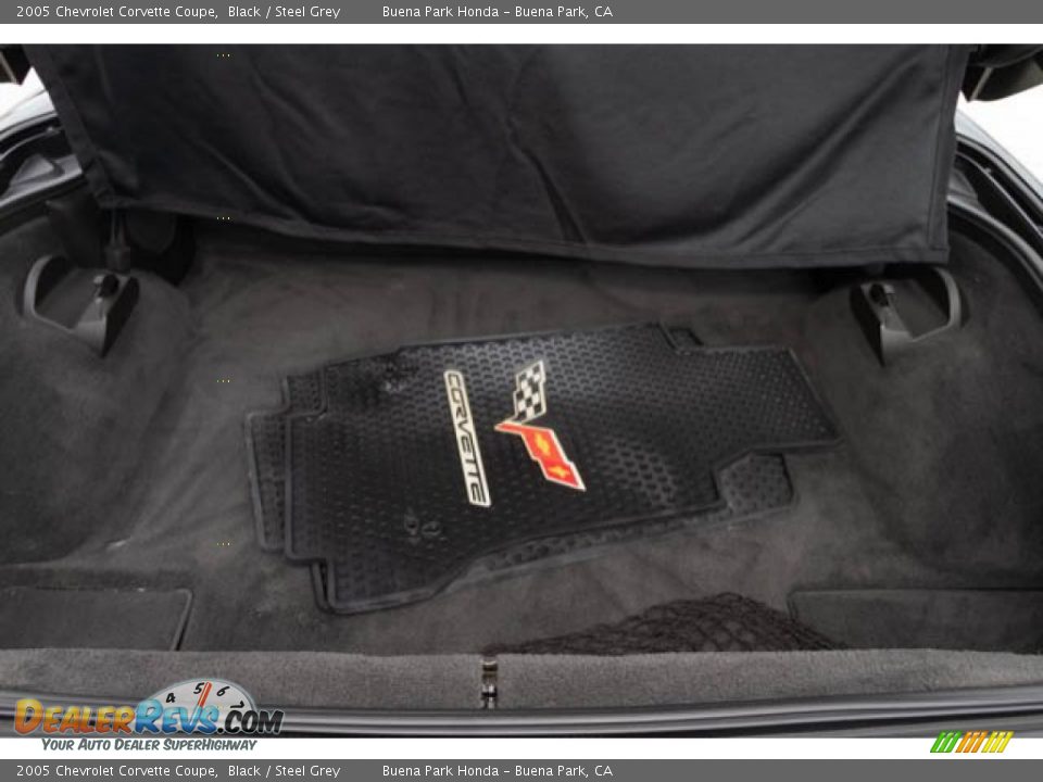 2005 Chevrolet Corvette Coupe Black / Steel Grey Photo #16