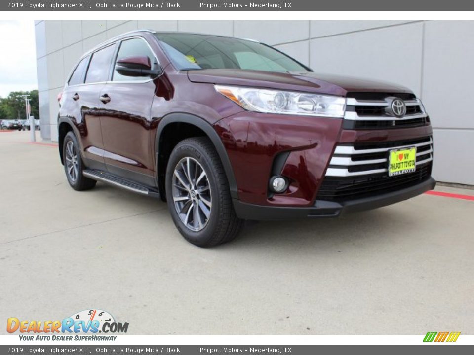 2019 Toyota Highlander XLE Ooh La La Rouge Mica / Black Photo #2