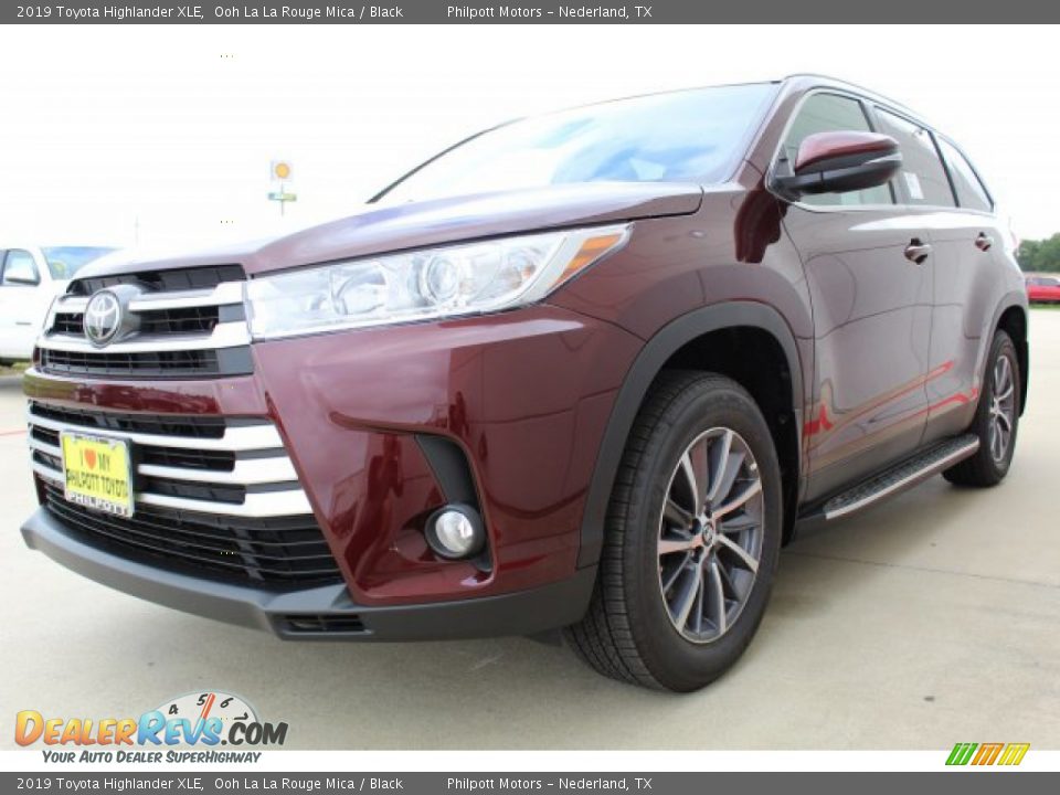 2019 Toyota Highlander XLE Ooh La La Rouge Mica / Black Photo #4