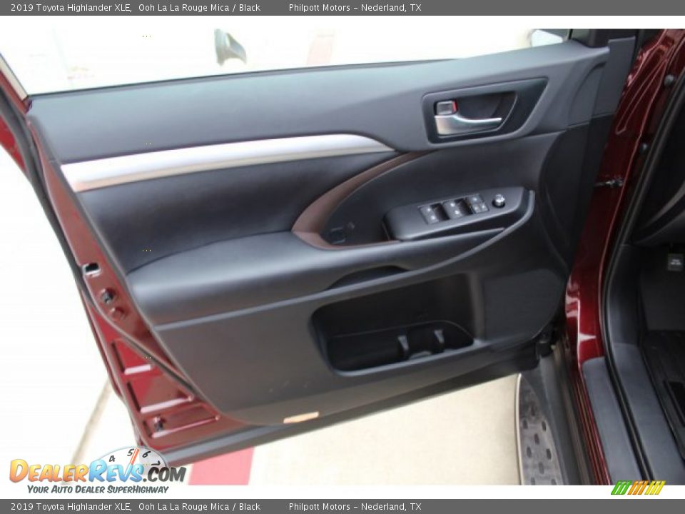 2019 Toyota Highlander XLE Ooh La La Rouge Mica / Black Photo #6