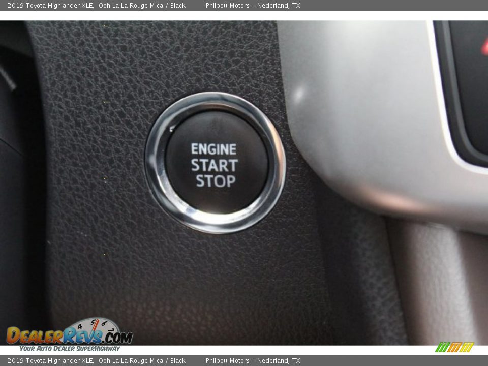 2019 Toyota Highlander XLE Ooh La La Rouge Mica / Black Photo #14