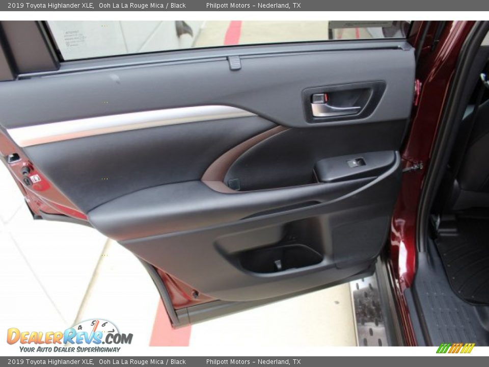 2019 Toyota Highlander XLE Ooh La La Rouge Mica / Black Photo #16