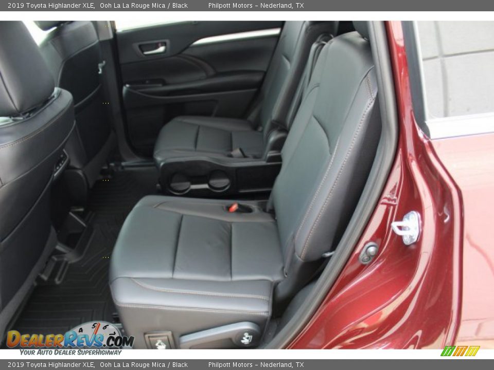 2019 Toyota Highlander XLE Ooh La La Rouge Mica / Black Photo #17