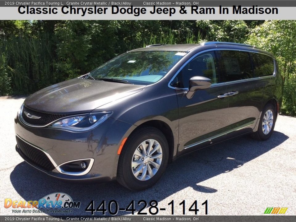 2019 Chrysler Pacifica Touring L Granite Crystal Metallic / Black/Alloy Photo #1