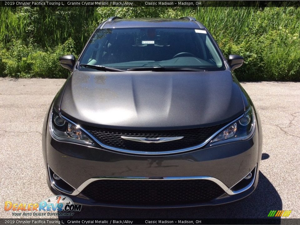 2019 Chrysler Pacifica Touring L Granite Crystal Metallic / Black/Alloy Photo #2